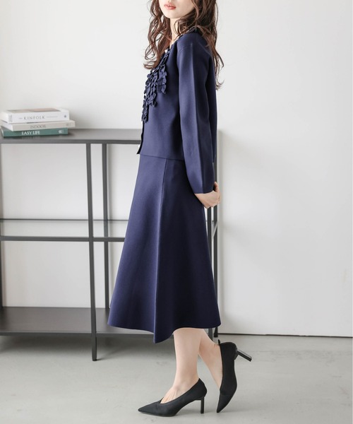 AMELY(エミリー)の「胸元フリルスカートセットアップ(セットアップ・レディース・ネイビー/ベージュ/ブラック・フリー)」の18枚目の写真