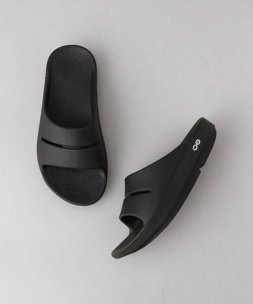 FREAK'S STORE(フリークスストア)の「OOFOS/ウーフォス Ooahh/ウーアー(スライドサンダル)(サンダル・レディース・ブラック/ベージュ・8/7/6)」の6枚目の写真