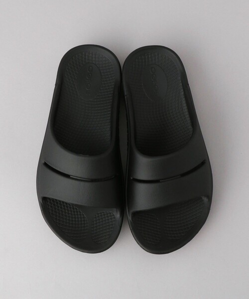 FREAK'S STORE(フリークスストア)の「OOFOS/ウーフォス Ooahh/ウーアー(スライドサンダル)(サンダル・レディース・ブラック/ベージュ・8/7/6)」の7枚目の写真