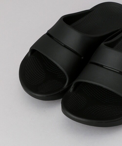 FREAK'S STORE(フリークスストア)の「OOFOS/ウーフォス Ooahh/ウーアー(スライドサンダル)(サンダル・レディース・ブラック/ベージュ・8/7/6)」の11枚目の写真