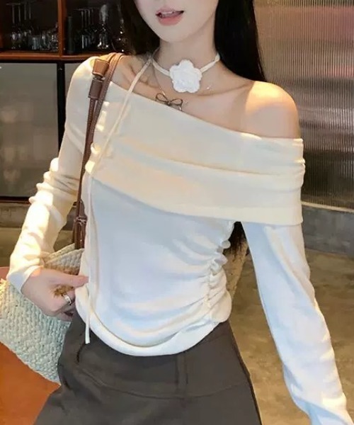 ampm(エーエムピーエム)の「サイドギャザーオフショルトップス(Tシャツ/カットソー・レディース・ブルー/ブラック/ライトパープル/イエロー/ホワイト/ピンク・FREE)」の8枚目の写真
