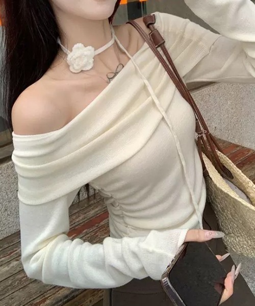 ampm(エーエムピーエム)の「サイドギャザーオフショルトップス(Tシャツ/カットソー・レディース・ブルー/ブラック/ライトパープル/イエロー/ホワイト/ピンク・FREE)」の12枚目の写真
