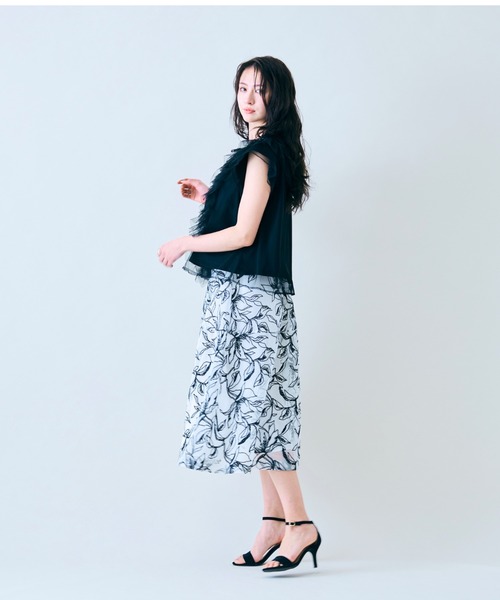 Audie a Muses(オーディアミューズ)の「メッシュフラワー刺繍スカート(スカート・レディース・オフホワイト/ブラック・38/42)」の8枚目の写真