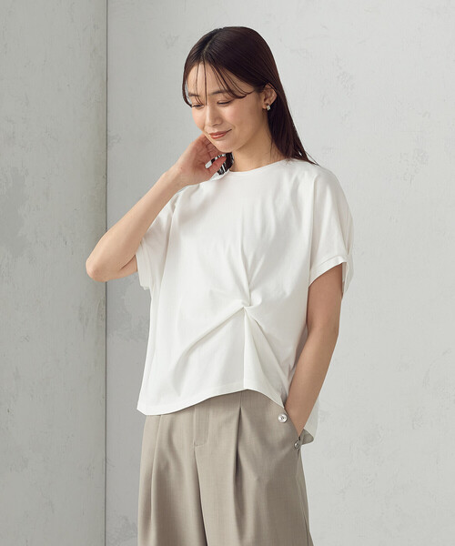 COMME CA ISM(コムサイズム)の「【接触冷感】ツイストタックTシャツ(Tシャツ/カットソー・レディース・ブルー/ブラック/ホワイト・LARGE/MEDIUM)」の2枚目の写真