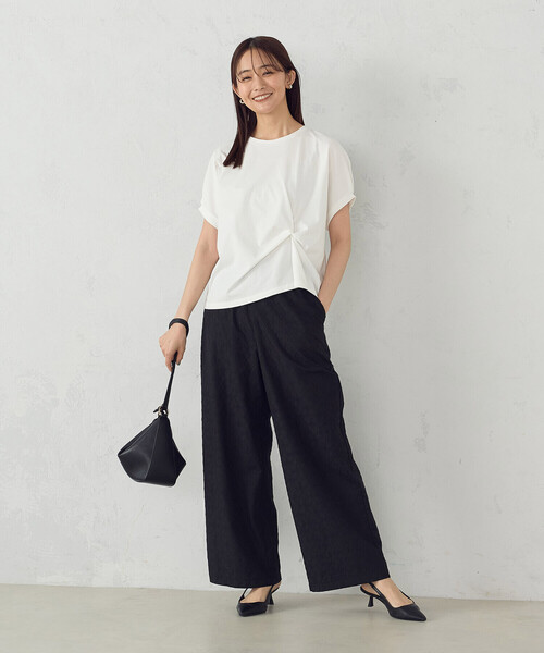 COMME CA ISM(コムサイズム)の「【接触冷感】ツイストタックTシャツ(Tシャツ/カットソー・レディース・ブルー/ブラック/ホワイト・LARGE/MEDIUM)」の5枚目の写真