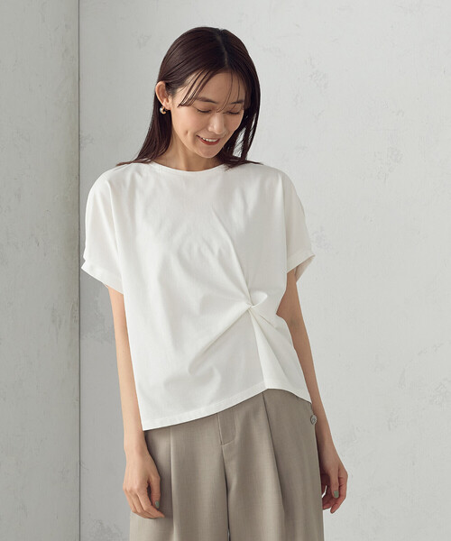 COMME CA ISM(コムサイズム)の「【接触冷感】ツイストタックTシャツ(Tシャツ/カットソー・レディース・ブルー/ブラック/ホワイト・LARGE/MEDIUM)」の6枚目の写真