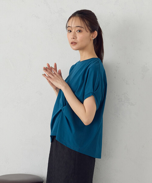 COMME CA ISM(コムサイズム)の「【接触冷感】ツイストタックTシャツ(Tシャツ/カットソー・レディース・ブルー/ブラック/ホワイト・LARGE/MEDIUM)」の12枚目の写真