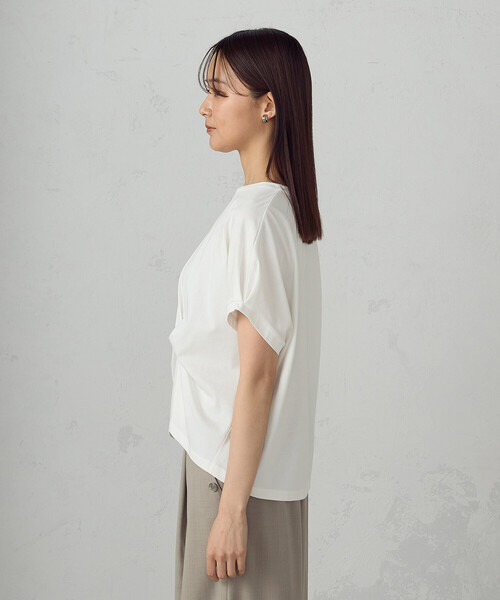 COMME CA ISM(コムサイズム)の「【接触冷感】ツイストタックTシャツ(Tシャツ/カットソー・レディース・ブルー/ブラック/ホワイト・LARGE/MEDIUM)」の14枚目の写真