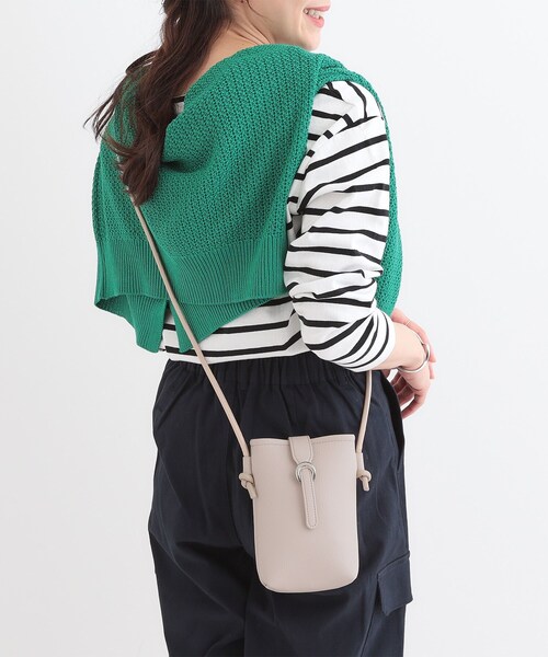 SHOO・LA・RUE(シューラルー)の「ちょっとそこまでのお出かけに フラップミニショルダーバッグ(ショルダーバッグ・レディース・イエロー/ブラック/グレー・00)」の4枚目の写真