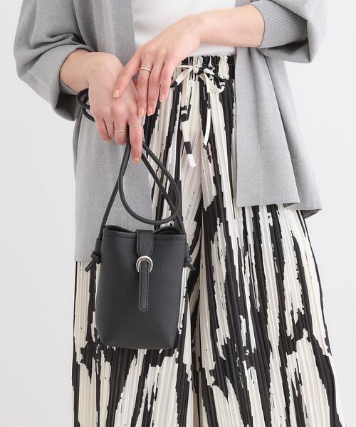 SHOO・LA・RUE(シューラルー)の「ちょっとそこまでのお出かけに フラップミニショルダーバッグ(ショルダーバッグ・レディース・イエロー/ブラック/グレー・00)」の6枚目の写真