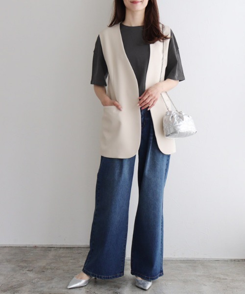 Pierrot(ピエロ)の「【骨格ナチュラルさんにオススメ】クルーネック/ドロップショルダーベーシックTシャツ(Tシャツ/カットソー・レディース・チャコール/オフホワイト/ブルー/ブラック・S/M/L)」の13枚目の写真
