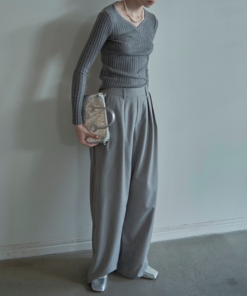 ALORA THE WAY(アロラザウェイ)の「double tuck wide pants(スラックス・レディース・グレー/ダークグレー・FREE)」の7枚目の写真