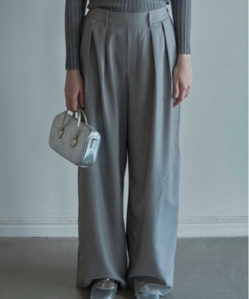 ALORA THE WAY(アロラザウェイ)の「double tuck wide pants(スラックス・レディース・グレー/ダークグレー・FREE)」の12枚目の写真