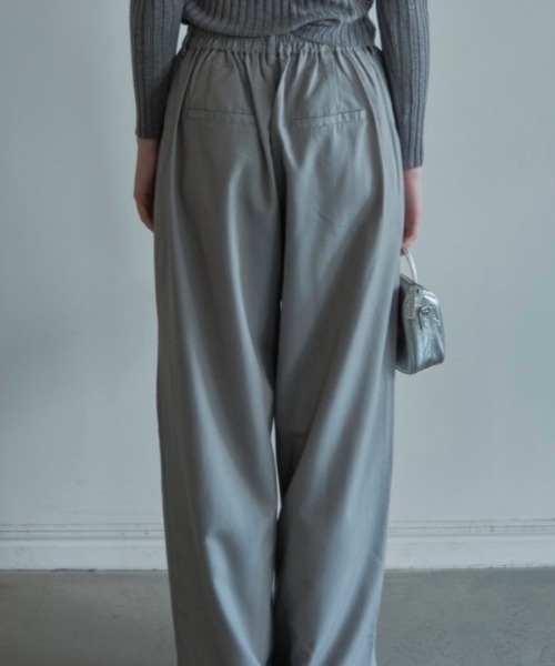 ALORA THE WAY(アロラザウェイ)の「double tuck wide pants(スラックス・レディース・グレー/ダークグレー・FREE)」の13枚目の写真