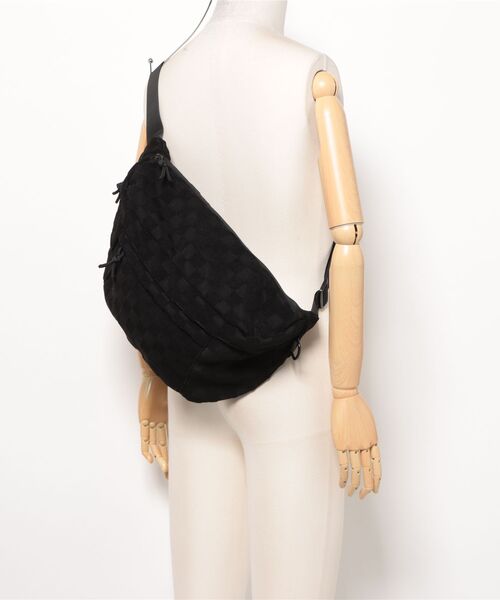 florist（フローリスト）の「【メンズ・レディース兼用】ブロックチェック大容量ボディバッグ（ボディバッグ/ウエストポーチ・レディース・ブラック/クリーム・FREE）」の19枚目の写真