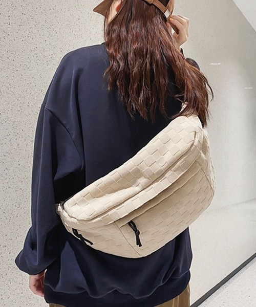 florist（フローリスト）の「【メンズ・レディース兼用】ブロックチェック大容量ボディバッグ（ボディバッグ/ウエストポーチ・レディース・ブラック/クリーム・FREE）」の5枚目の写真