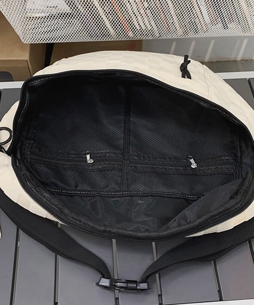 florist（フローリスト）の「【メンズ・レディース兼用】ブロックチェック大容量ボディバッグ（ボディバッグ/ウエストポーチ・レディース・ブラック/クリーム・FREE）」の11枚目の写真