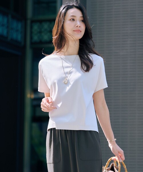 J.PRESS Ladies(J.プレス レディス)の「【WEB限定カラーあり・洗える】コットンスムース フレンチスリーブ カットソー(Tシャツ/カットソー・レディース・イエロー系/ライトグレー系/ピンク系/ピーコックグリーン系/ネイビー系/ホワイト系/ダークブラウン系・SMALL)」の1枚目の写真
