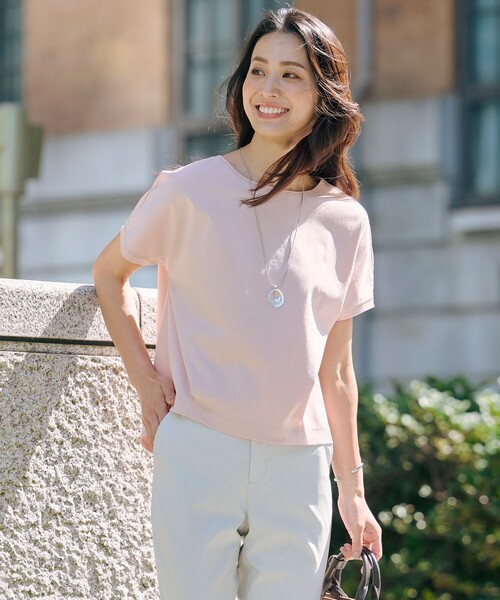 J.PRESS Ladies(J.プレス レディス)の「【WEB限定カラーあり・洗える】コットンスムース フレンチスリーブ カットソー(Tシャツ/カットソー・レディース・イエロー系/ライトグレー系/ピンク系/ピーコックグリーン系/ネイビー系/ホワイト系/ダークブラウン系・SMALL)」の7枚目の写真
