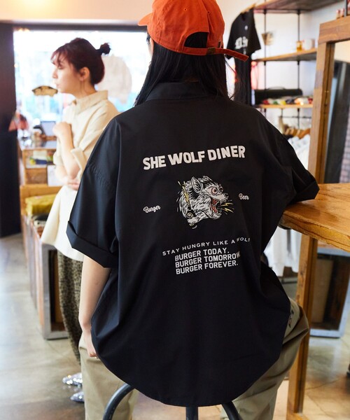 ★STONE ★ダイアグナルフーディースウェットシャツ セール】限定展開 SHE WOLF DINER×FREAK'S STORE/シーウルフ