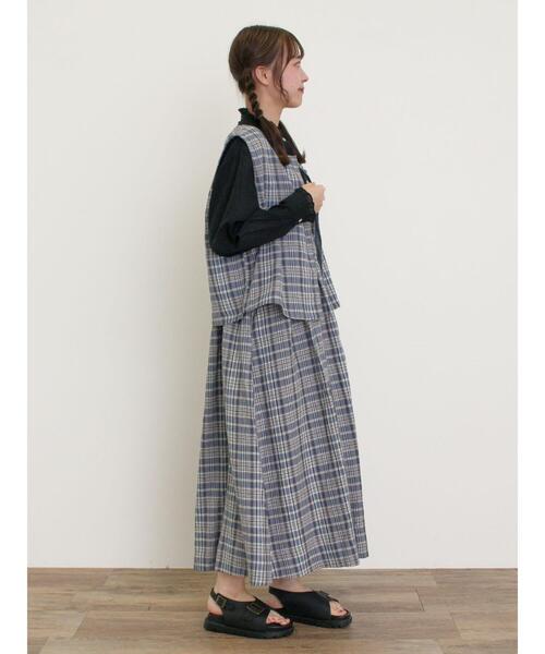 新品未使用☆ブラック☆ 【Cross×Linen】並びボタンベスト セール】【Cross×Linen】並びボタンベスト（ベスト）｜Samansa