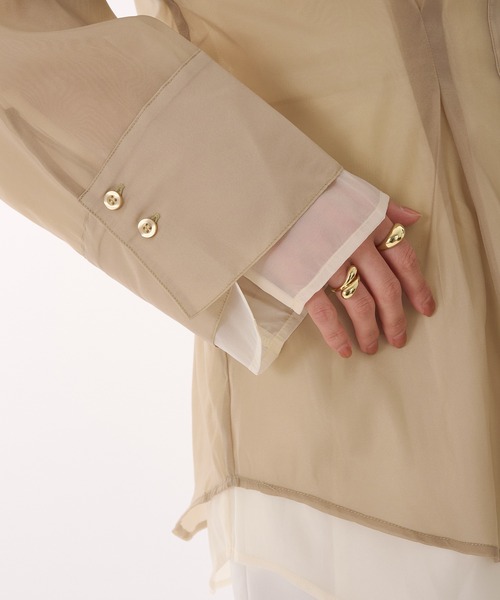 MUHET(ミュエータ)の「sheer layered waist tuck shirt / シアーレイヤードウエストタックシャツ(シャツ/ブラウス・レディース・ベージュ/ネイビー・FREE)」の17枚目の写真