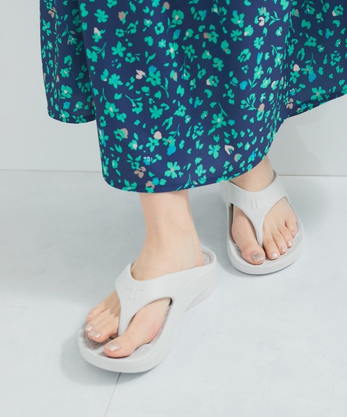 TELIC(テリック)の「【TELIC/テリック】FLUPFLOP 2(サンダル・レディース・ブラウン系その他3/ライトグレー/ブラック・M/S)」の19枚目の写真