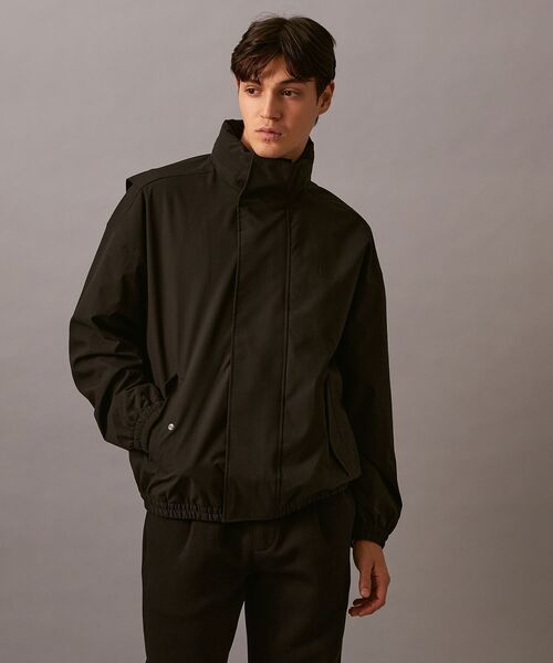 Calvin Klein（カルバン・クライン）の「パッカブル フードテクニカル ジャケット（ナイロンジャケット・メンズ・カーキ/ブラック・XL/M/S/L）」の9枚目の写真