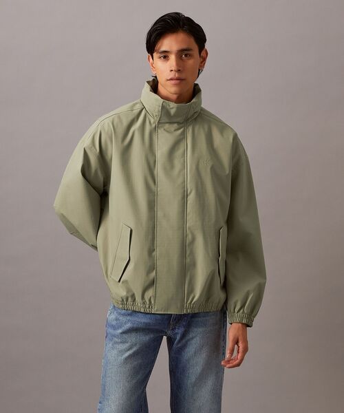 Calvin Klein（カルバン・クライン）の「パッカブル フードテクニカル ジャケット（ナイロンジャケット・メンズ・カーキ/ブラック・XL/M/S/L）」の7枚目の写真