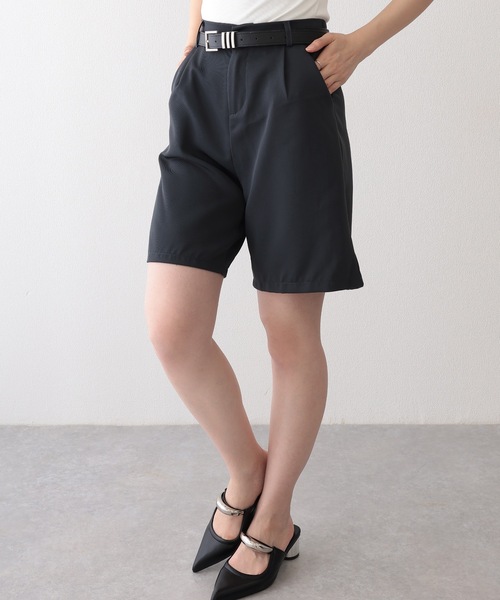 Lace Ladies(レースレディース)の「タック入り ハイウエスト セミフレア ハーフ パンツ(その他パンツ・レディース・グレー/ブラウン/ブラック・L/M/XL/S)」の3枚目の写真
