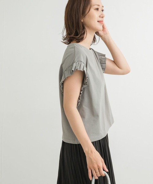 URBAN RESEARCH DOORS(アーバンリサーチドアーズ)の「フリルスリーブプルオーバー(Tシャツ/カットソー・レディース・グレー/オフホワイト/ブラック・MEDIUM)」の3枚目の写真