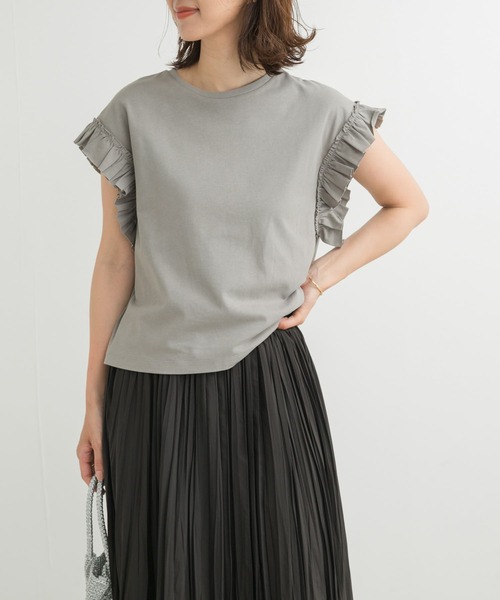 URBAN RESEARCH DOORS(アーバンリサーチドアーズ)の「フリルスリーブプルオーバー(Tシャツ/カットソー・レディース・グレー/オフホワイト/ブラック・MEDIUM)」の17枚目の写真