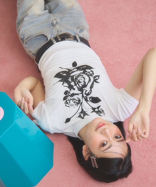 3.3 Field Trip (3.3フィールドトリップ)の「3.3 Field Trip/ローズプリントタートルT(Tシャツ/カットソー・レディース・ブラック/ホワイト・FREE)」の2枚目の写真