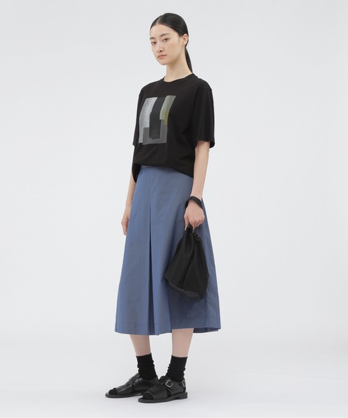 MARGARET HOWELL（マーガレットハウエル）の「COLLAGE PRINT COTTON  JERSEY（Tシャツ/カットソー・レディース・ブラック/ホワイト・2）」の9枚目の写真