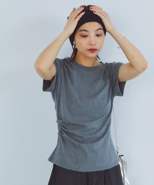 LIENCOEUR（リアンクール）の「サイドギャザーカットTシャツ（Tシャツ/カットソー・レディース・グレー/ブラック/ホワイト・FREE）」の16枚目の写真