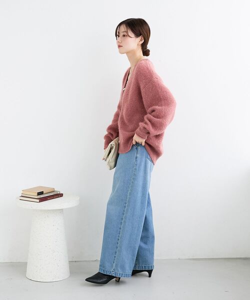 le.coeur blanc(ルクールブラン)の「タックワイドデニムパンツ(デニムパンツ・レディース・ブルー/サックスブルー・38/36)」の12枚目の写真