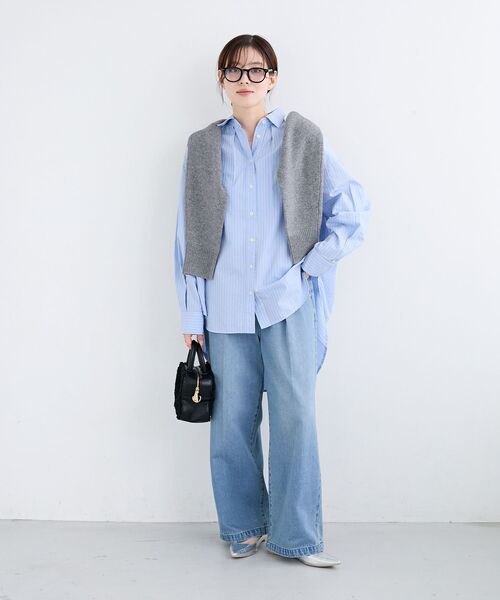 le.coeur blanc(ルクールブラン)の「タックワイドデニムパンツ(デニムパンツ・レディース・ブルー/サックスブルー・38/36)」の13枚目の写真