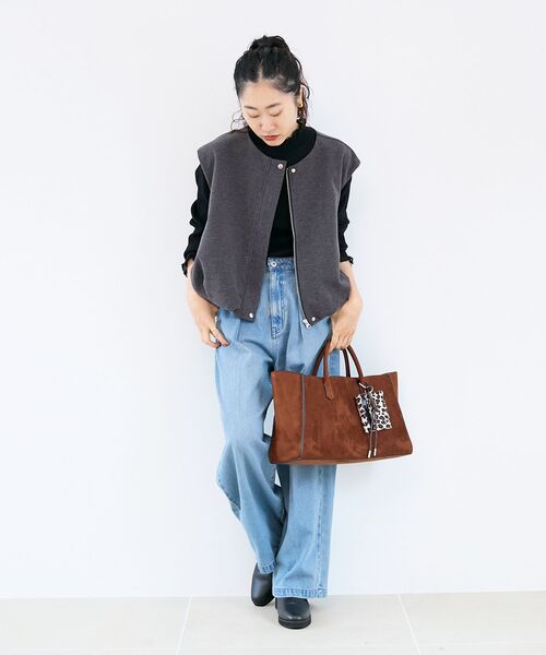 le.coeur blanc(ルクールブラン)の「タックワイドデニムパンツ(デニムパンツ・レディース・ブルー/サックスブルー・38/36)」の15枚目の写真