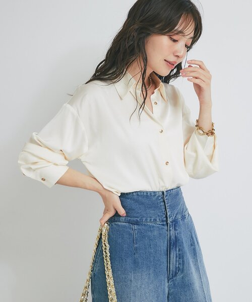 La boutique BonBon（ラブティックボンボン）の「【美人見えシャツ】ライトサテンシャツ（シャツ/ブラウス・レディース・オフホワイト/ライトベージュ・FREE）」の17枚目の写真