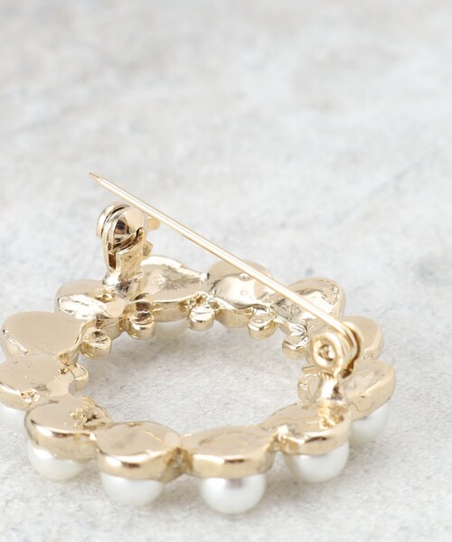 INDIVI（インディヴィ）の「【セレモニー／デイリー】パール調リングブローチ（ブローチ/コサージュ・レディース・ゴールド/シルバー・00）」の5枚目の写真