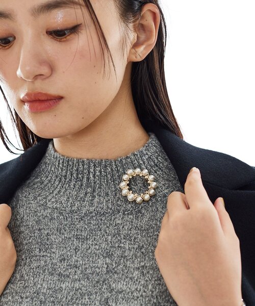 INDIVI（インディヴィ）の「【セレモニー／デイリー】パール調リングブローチ（ブローチ/コサージュ・レディース・ゴールド/シルバー・00）」の10枚目の写真