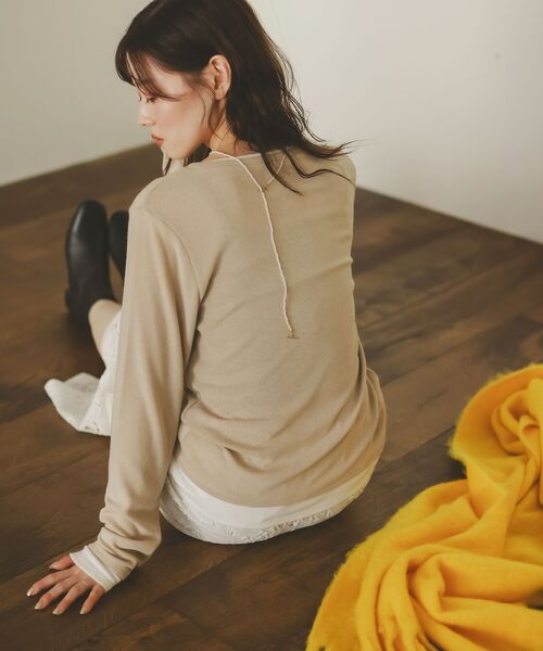 le.coeur blanc（ルクールブラン）の「レイヤードライクカットソー（Tシャツ/カットソー・レディース・ライトグレー/ライトベージュ/チャコールグレー・38）」の3枚目の写真