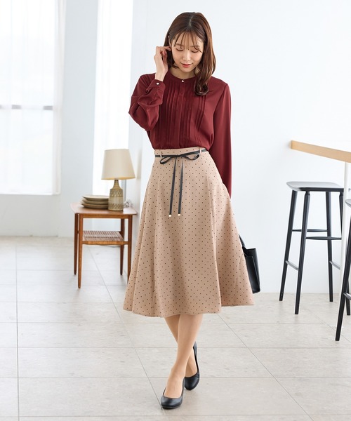 Honeys（ハニーズ）の「ピンタックブラウス（シャツ/ブラウス・レディース・スミクロ/ネイビー/ホワイト/ボルドー/グレイッシュベージュ・3L/L/LL/M/S）」の16枚目の写真