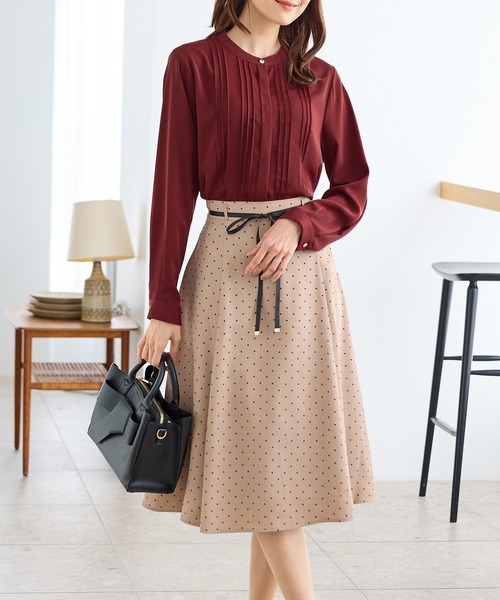 Honeys（ハニーズ）の「ピンタックブラウス（シャツ/ブラウス・レディース・スミクロ/ネイビー/ホワイト/ボルドー/グレイッシュベージュ・3L/L/LL/M/S）」の17枚目の写真