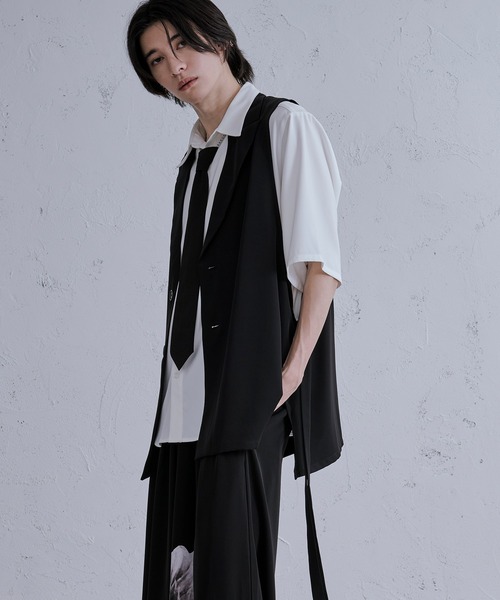 Ellno Loset(エルノロゼット)の「トロミテーラードジレ/SETUP対応(ベスト・メンズ・ブラック/ライトグレー・MEDIUM/LARGE)」の13枚目の写真