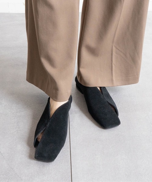 Fabby fabby（ファビィーファビィー）の「アシンメトリースクエアトゥパンプス（パンプス・レディース・ブラック/シルバー系その他/ブラウン/ブラウン系その他/ブラック系その他/ワインレッド・LARGE/MEDIUM/SMALL）」の9枚目の写真