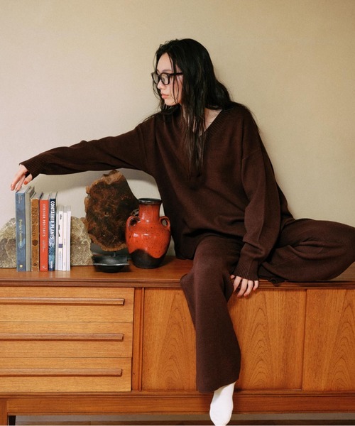 ムラサキスポーツ(ムラサキスポーツ)の「RIKKA FEMME/リッカファム Vネックニット セーター RF25FW13(ニット/セーター・レディース・グレー/ベージュ/ブラウン・FREE)」の4枚目の写真