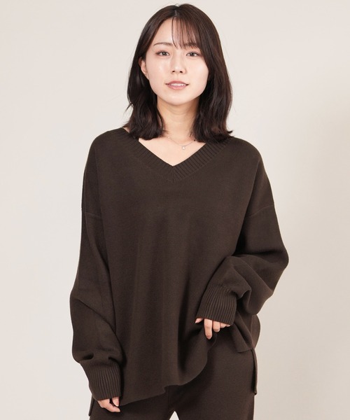 ムラサキスポーツ(ムラサキスポーツ)の「RIKKA FEMME/リッカファム Vネックニット セーター RF25FW13(ニット/セーター・レディース・グレー/ベージュ/ブラウン・FREE)」の7枚目の写真