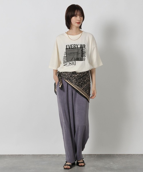 LAKOLE（ラコレ）の「オーガンジープリントＴ / 580271（Tシャツ/カットソー・レディース・ピンク/チャコール/オフホワイト・FREE）」の4枚目の写真