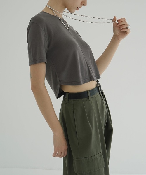 CLANE（クラネ）の「SOFT WIDE TOPS（Tシャツ/カットソー・レディース・チャコールグレー/ブラック/ブルー/アイボリー・1/2）」の8枚目の写真